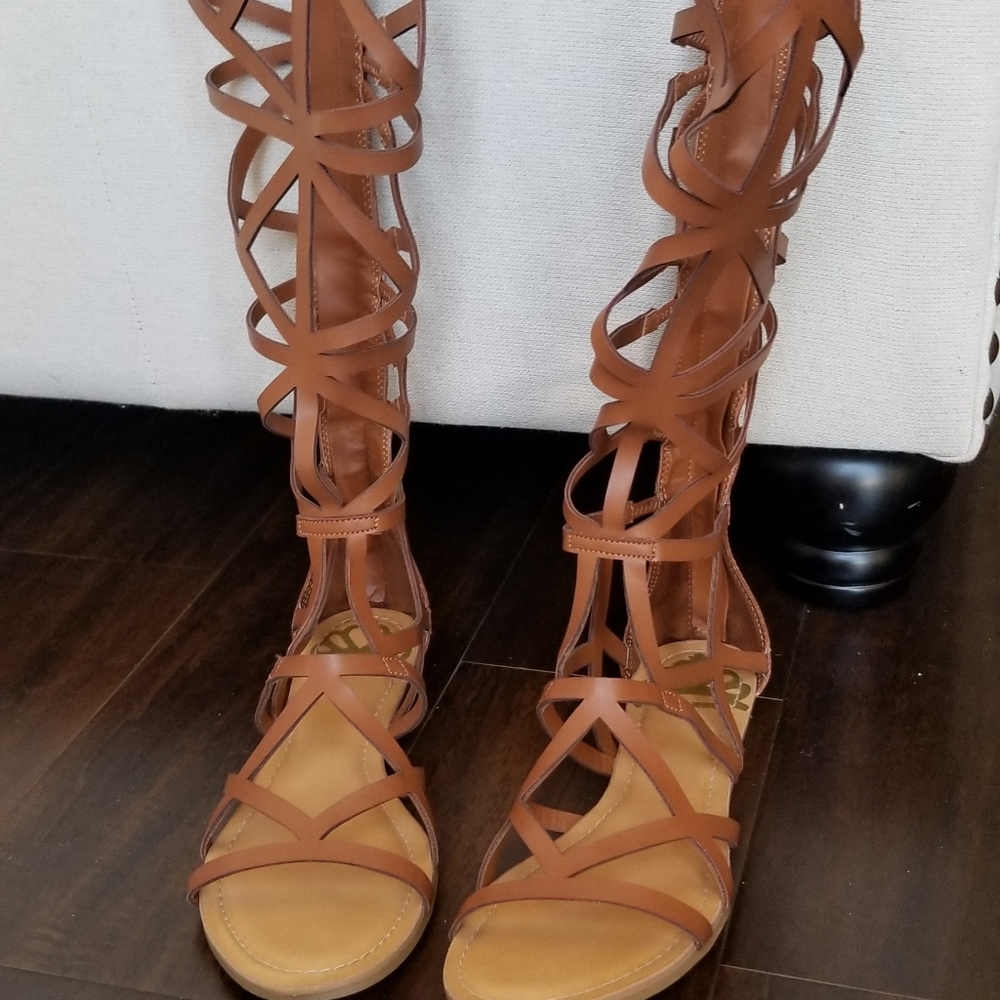 NWT Gladiator sandals size 6